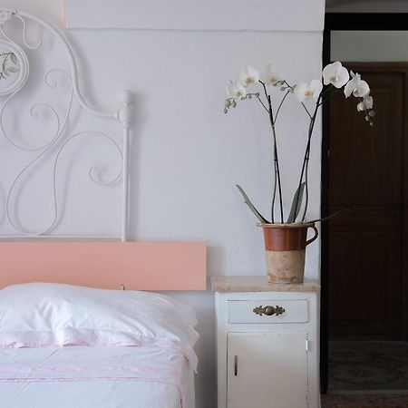 Dussaiga - Camera Delle Rose Dolceacqua Bagian luar foto