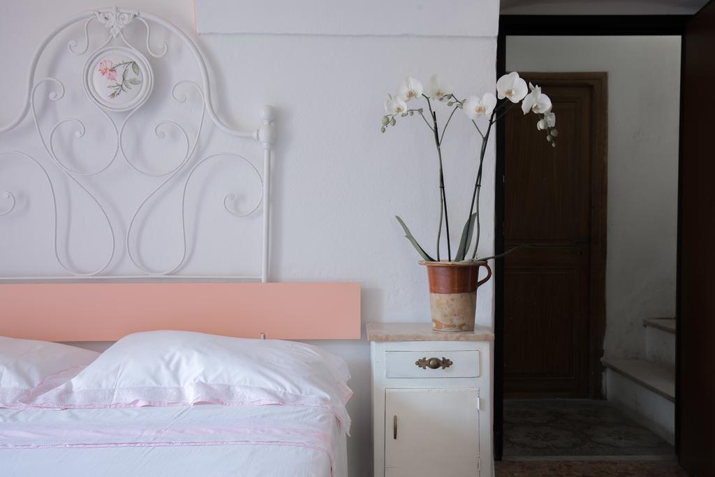 Dussaiga - Camera Delle Rose Dolceacqua Bagian luar foto